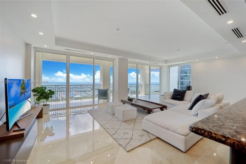 Condominio en venta en Miami, Florida, 3 dormitorios, 458.47 m2 № 2091282 - foto 10