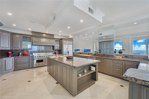 Condominio en venta en Miami, Florida, 3 dormitorios, 458.47 m2 № 2091282 - foto 8