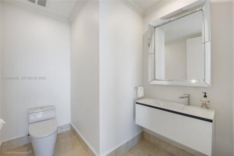 Condominio en venta en Miami, Florida, 3 dormitorios, 458.47 m2 № 2091282 - foto 18