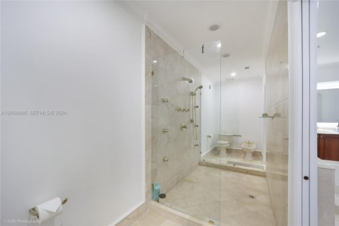 Condominio en venta en Miami, Florida, 3 dormitorios, 458.47 m2 № 2091282 - foto 15