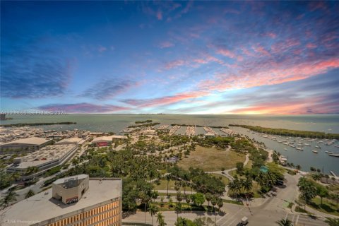 Condominio en venta en Miami, Florida, 3 dormitorios, 458.47 m2 № 2091282 - foto 21