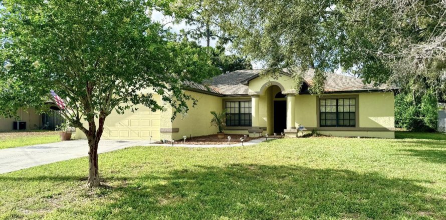 House in Spring Hill, Florida 4 bedrooms, 161.28 sq.m. № 2086886