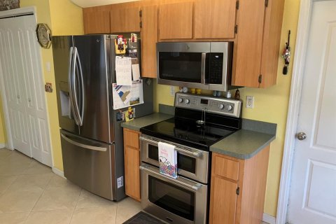 House in Spring Hill, Florida 4 bedrooms, 161.28 sq.m. № 2086886 - photo 7