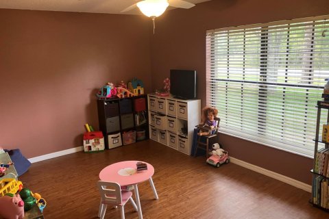House in Spring Hill, Florida 4 bedrooms, 161.28 sq.m. № 2086886 - photo 13
