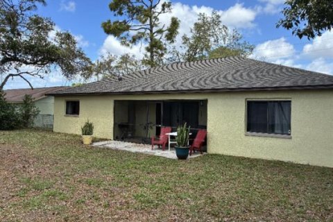 House in Spring Hill, Florida 4 bedrooms, 161.28 sq.m. № 2086886 - photo 20