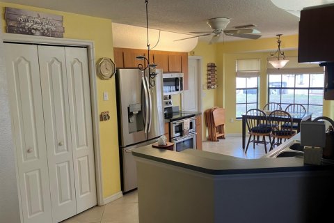 House in Spring Hill, Florida 4 bedrooms, 161.28 sq.m. № 2086886 - photo 5