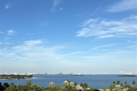 Copropriété à louer à Miami, Floride: 2 chambres, 91.97 m2 № 2152894 - photo 2