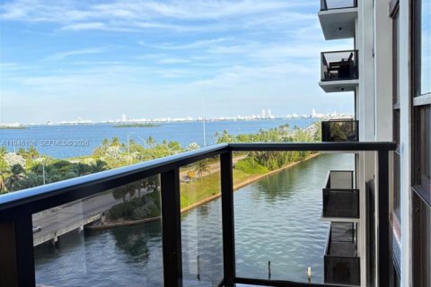 Condo à Miami, Floride, 2 chambres  № 2152894