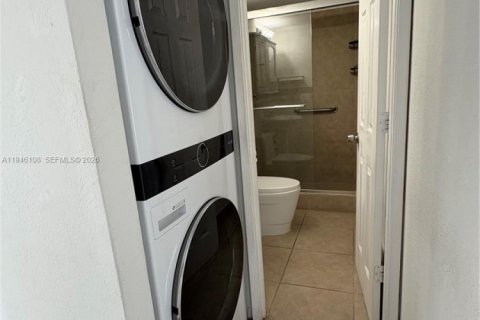 Copropriété à louer à Miami, Floride: 2 chambres, 91.97 m2 № 2152894 - photo 7