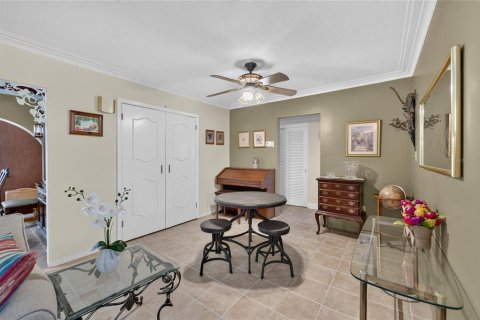 House in Gulfport, Florida 3 bedrooms, 179.95 sq.m. № 2313397 - photo 18