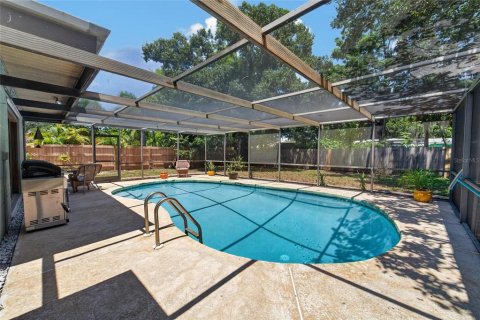House in Gulfport, Florida 3 bedrooms, 179.95 sq.m. № 2313397 - photo 3