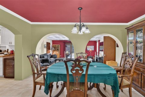 House in Gulfport, Florida 3 bedrooms, 179.95 sq.m. № 2313397 - photo 21