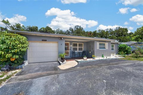 House in Gulfport, Florida 3 bedrooms, 179.95 sq.m. № 2313397 - photo 11