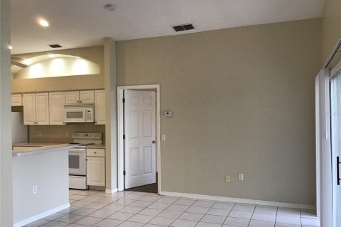 Villa ou maison à louer à Kissimmee, Floride: 3 chambres, 159.14 m2 № 2425640 - photo 6