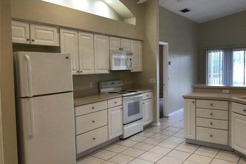 Villa ou maison à louer à Kissimmee, Floride: 3 chambres, 159.14 m2 № 2425640 - photo 5