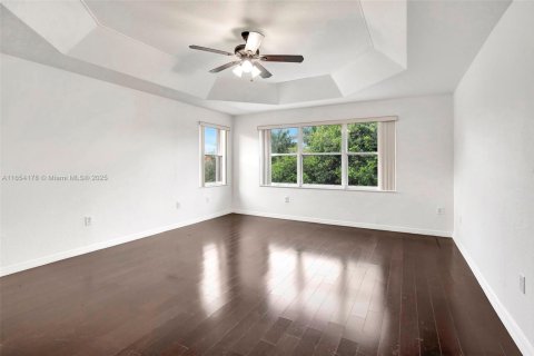 House in Miramar, Florida 5 bedrooms, 313.17 sq.m. № 1365469 - photo 29