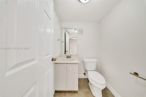Copropriété à louer à Hialeah, Floride: 2 chambres, 88.72 m2 № 2066740 - photo 11