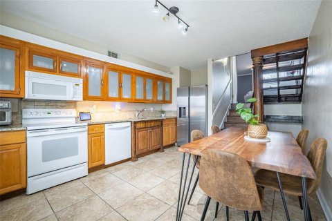 Купить таунхаус в Тампа, Флорида 4 комнаты, 96.99м2, № 1759389 - фото 6