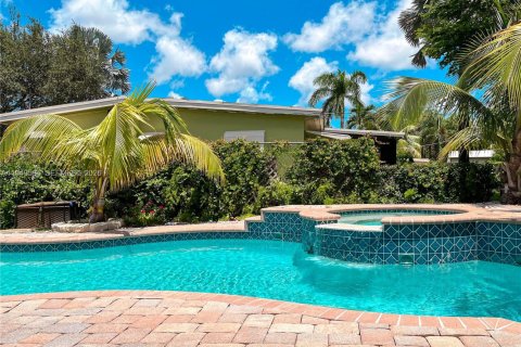 Купить виллу или дом в Форт-Лодердейл, Флорида 4 спальни, 166.39м2, № 2005516 - фото 15