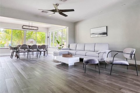 Купить виллу или дом в Форт-Лодердейл, Флорида 4 спальни, 166.39м2, № 2005516 - фото 18