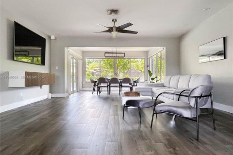 Купить виллу или дом в Форт-Лодердейл, Флорида 4 спальни, 166.39м2, № 2005516 - фото 17