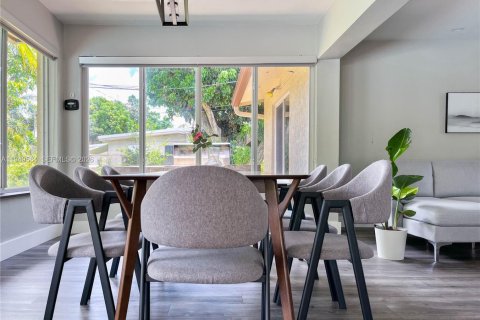 Купить виллу или дом в Форт-Лодердейл, Флорида 4 спальни, 166.39м2, № 2005516 - фото 4