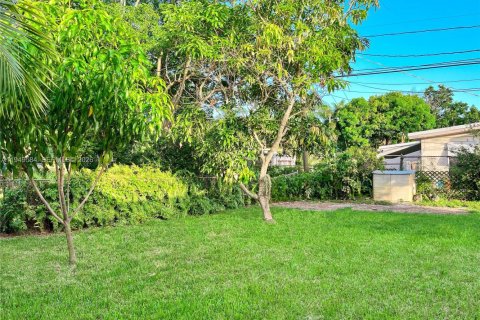 Купить виллу или дом в Форт-Лодердейл, Флорида 4 спальни, 166.39м2, № 2005516 - фото 10