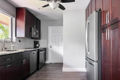 Купить виллу или дом в Форт-Лодердейл, Флорида 4 спальни, 166.39м2, № 2005516 - фото 27