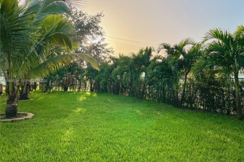 Купить виллу или дом в Форт-Лодердейл, Флорида 4 спальни, 166.39м2, № 2005516 - фото 12