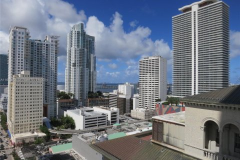 Condo in Miami, Florida, 2 bedrooms  № 1316129 - photo 13