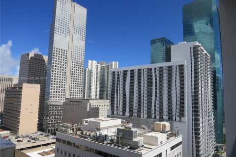 Condo in Miami, Florida, 2 bedrooms  № 1316129 - photo 15