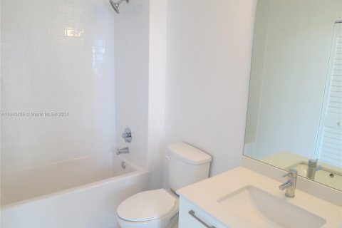 Condo in Miami, Florida, 2 bedrooms  № 1316129 - photo 7