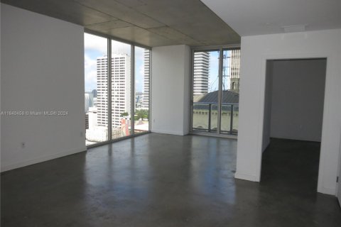 Condo in Miami, Florida, 2 bedrooms  № 1316129 - photo 2