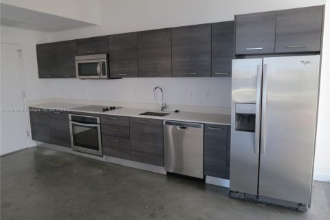 Condo in Miami, Florida, 2 bedrooms  № 1316129 - photo 6