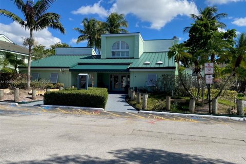 Condo in Sunrise, Florida, 1 bedroom  № 1970918 - photo 3