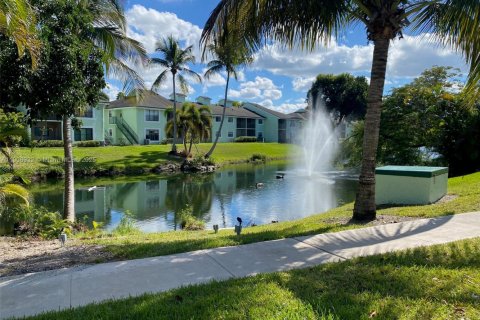Condo in Sunrise, Florida, 1 bedroom  № 1970918 - photo 5