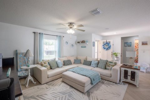 Casa en venta en Palm Coast, Florida, 3 dormitorios, 135.92 m2 № 2152011 - foto 10