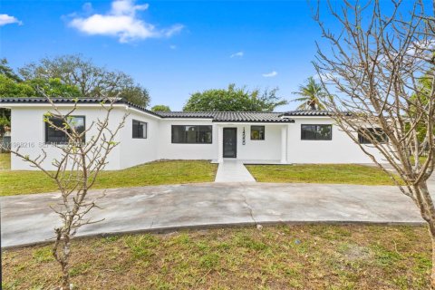 Casa en venta en Miami, Florida, 5 dormitorios, 184.97 m2 № 2029340 - foto 3