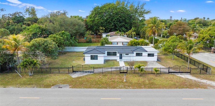 Casa en Miami, Florida 5 dormitorios, 184.97 m2 № 2029340
