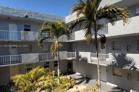 Снять в аренду кондоминиум в Хайалиа, Флорида 2 спальни, 85.38м2, № 2050889 - фото 3