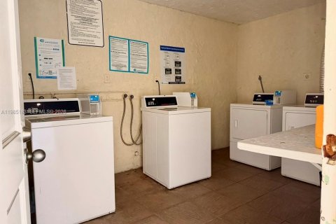 Снять в аренду кондоминиум в Хайалиа, Флорида 2 спальни, 85.38м2, № 2050889 - фото 4