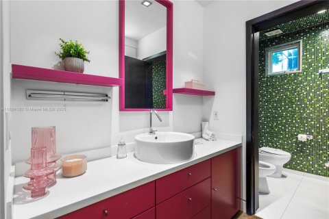 Villa ou maison à vendre à Miami, Floride: 7 chambres, 558.99 m2 № 1804486 - photo 30