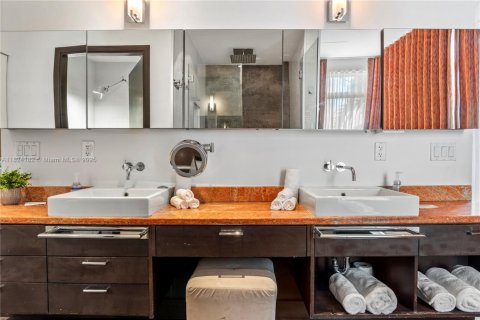 Villa ou maison à vendre à Miami, Floride: 7 chambres, 558.99 m2 № 1804486 - photo 26