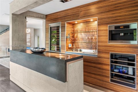Villa ou maison à vendre à Miami, Floride: 7 chambres, 558.99 m2 № 1804486 - photo 14