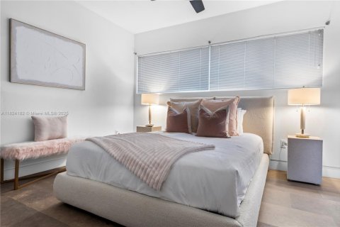 Villa ou maison à vendre à Miami, Floride: 7 chambres, 558.99 m2 № 1804486 - photo 28