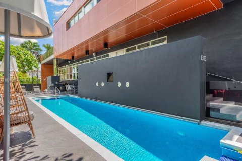 Villa ou maison à vendre à Miami, Floride: 7 chambres, 558.99 m2 № 1804486 - photo 1