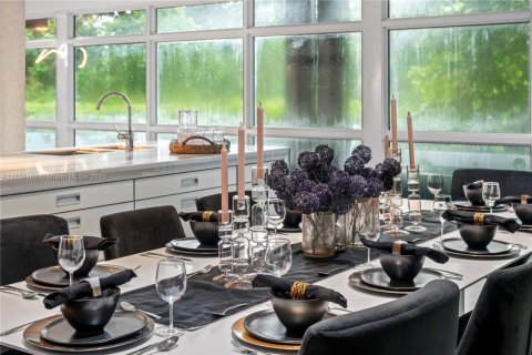 Villa ou maison à vendre à Miami, Floride: 7 chambres, 558.99 m2 № 1804486 - photo 8