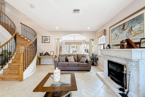 House in Pembroke Pines, Florida 5 bedrooms, 325.25 sq.m. № 1975957 - photo 10