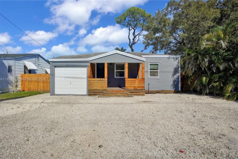 Villa ou maison à louer à Fort Lauderdale, Floride: 2 chambres, 78.6 m2 № 2046700 - photo 28