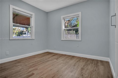 Villa ou maison à louer à Fort Lauderdale, Floride: 2 chambres, 78.6 m2 № 2046700 - photo 13